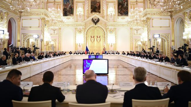 Президент РФ Владимир Путин проводит совместное расширенное заседание президиума Государственного совета и Совета при президенте по науке и образованию Президент РФ Владимир Путин проводит совместное расширенное заседание президиума Государственного совета и Совета при президенте по науке и образованию