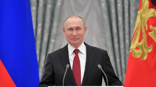 Президент РФ Владимир Путин выступает на церемонии вручения президентских премий в области науки и инноваций для молодых учёных за 2019 год. 6 февраля 2020