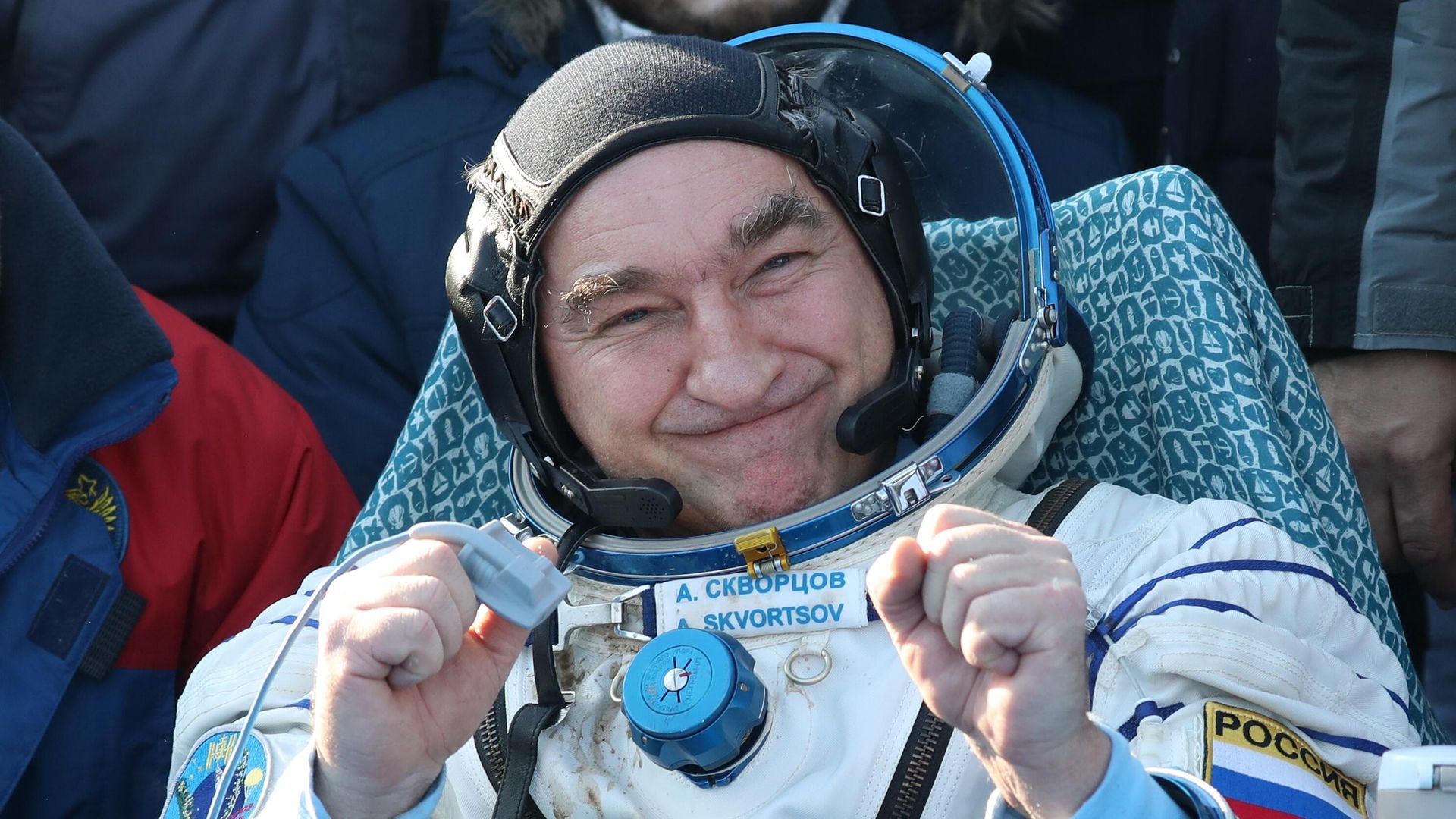 Член основного экипажа экспедиции МКС-60/61 космонавт Роскосмоса Александр Скворцов после посадки спускаемого аппарата пилотируемого космического корабля Союз МС-13 Член основного экипажа экспедиции МКС-60/61 космонавт Роскосмоса Александр Скворцов после посадки спускаемого аппарата пилотируемого космического корабля Союз МС-13 - РИА Новости, 1920, 29.06.2021