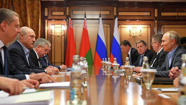 Президент РФ Владимир Путин во время встречи с президентом Белоруссии Александром Лукашенко Президент РФ Владимир Путин во время встречи с президентом Белоруссии Александром Лукашенко