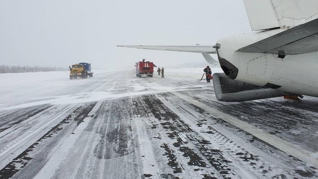 Самолет UTair совершил жесткую посадку в аэропорту Усинска. 9 февраля 2020