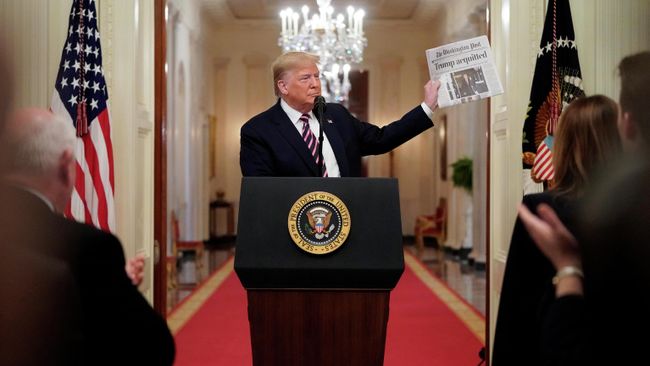 Президент США Дональд Трамп во время пресс-конференции после оправдания по делу об импичменте Президент США Дональд Трамп во время пресс-конференции после оправдания по делу об импичменте