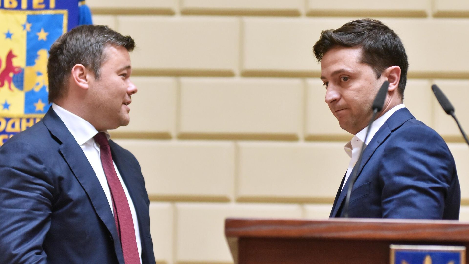 Президент Украины Владимир Зеленский и руководитель администрации президента Украины Андрей Богдан Президент Украины Владимир Зеленский и руководитель администрации президента Украины Андрей Богдан - РИА Новости, 1920, 15.12.2021