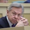Сенатор Алексей Пушков на заседании Совета Федерации России Сенатор Алексей Пушков на заседании Совета Федерации России
