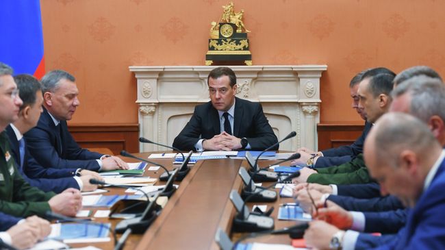 Заместитель председателя Совета безопасности РФ Дмитрий Медведев проводит совещание, посвящённое состоянию госкорпорации Роскосмос, строительству космодрома Восточный, созданию орбитальной группировки. 12 февраля 2020 Заместитель председателя Совета безопасности РФ Дмитрий Медведев проводит совещание, посвящённое состоянию госкорпорации Роскосмос, строительству космодрома Восточный, созданию орбитальной группировки. 12 февраля 2020