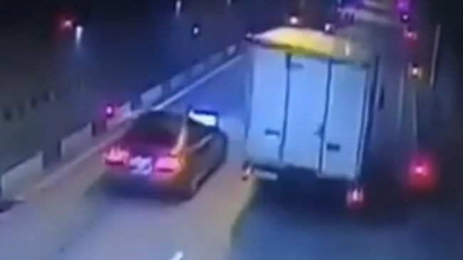 Момент смертельного ДТП в Сочи попал на видео Момент смертельного ДТП в Сочи попал на видео