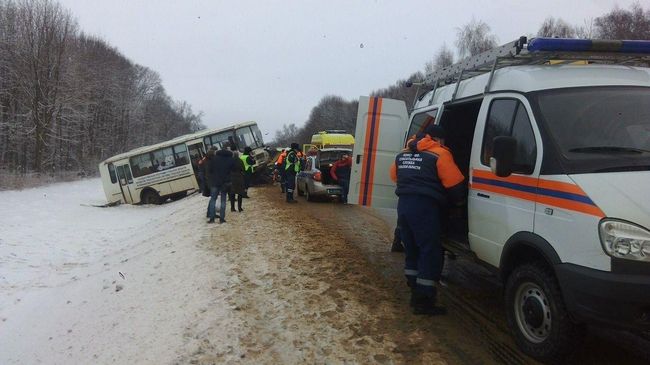 Место ДТП с участием автобуса в Тульской области
