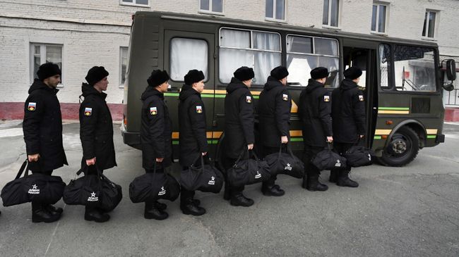 Призывники на сборном пункте во Владивостоке Призывники на сборном пункте во Владивостоке
