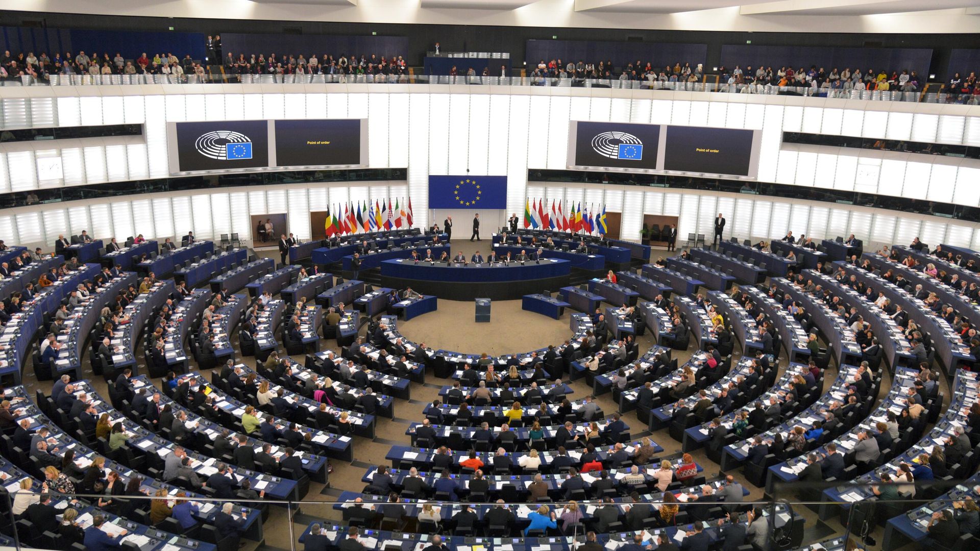 Депутаты на пленарной сессии Европейского парламента в Страсбурге Депутаты на пленарной сессии Европейского парламента в Страсбурге - РИА Новости, 1920, 09.06.2021
