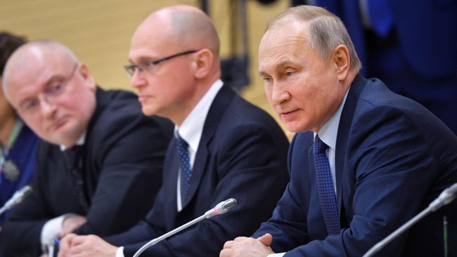 Президент РФ Владимир Путин проводит встречу с рабочей группой по подготовке предложений о внесении поправок в Конституцию Российской Федерации