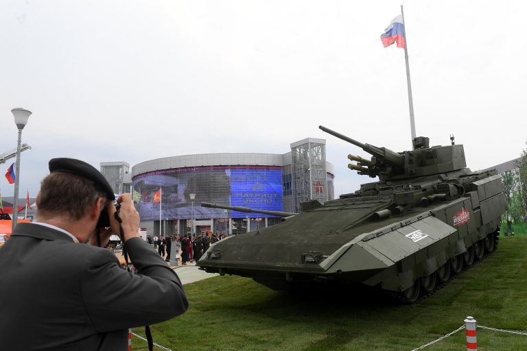 Т-15 с модулем АУ220М Байкал на военно-техническом форуме Армия-2018 Т-15 с модулем АУ220М Байкал на военно-техническом форуме Армия-2018