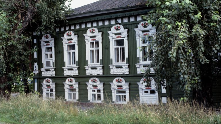 Жилой дом на улице Тургенева в городе Тюмени, построенный в начале XX века Жилой дом на улице Тургенева в городе Тюмени, построенный в начале XX века