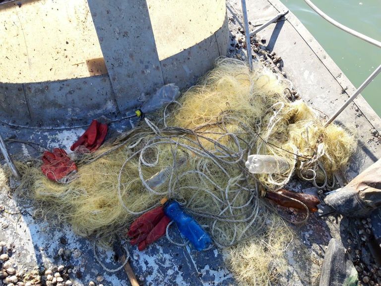 Незаконный вылов камбалы в Азовском море украинским судном 