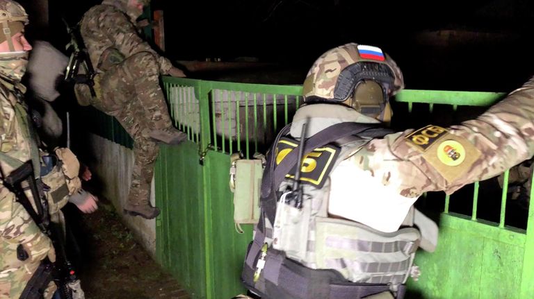 ФСБ РФ задержала жителя Крыма за участие в незаконном вооруженном формировании ФСБ РФ задержала жителя Крыма за участие в незаконном вооруженном формировании