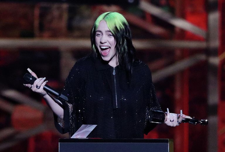 Певица Билли Айлиш на церемонии вручения премии Brit Awards в Лондоне