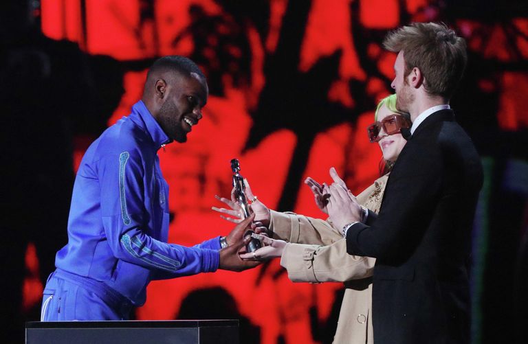 Рэпер Дэйв на церемонии вручения премии Brit Awards в Лондоне