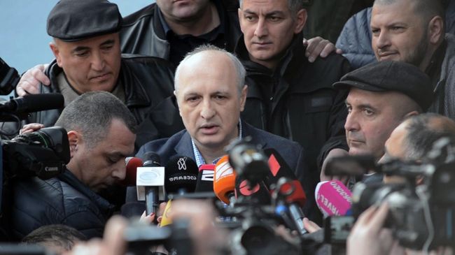 Бывший премьер Грузии, экс-глава МВД Вано Мерабишвили дает интервью журналистам после выхода из тюрьмы Бывший премьер Грузии, экс-глава МВД Вано Мерабишвили дает интервью журналистам после выхода из тюрьмы