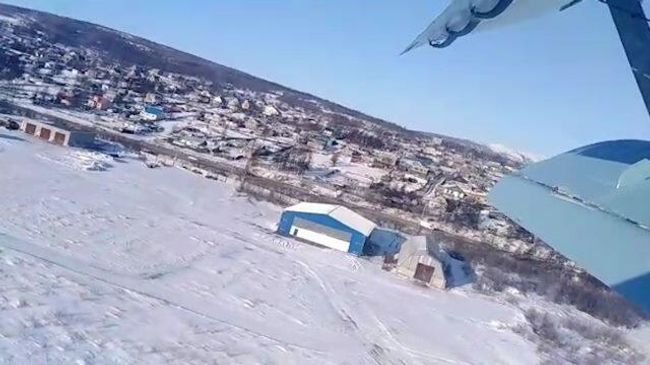 Кадры жесткой посадки Ан-2 после взлета в Магадане: съемка пассажира Кадры жесткой посадки Ан-2 после взлета в Магадане: съемка пассажира