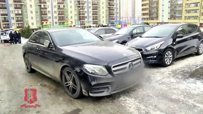 Место наезда на журналиста телеканала Россия в Красноярске. Стоп-кадр видео МВД Место наезда на журналиста телеканала Россия в Красноярске. Стоп-кадр видео МВД