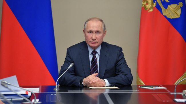 Президент России Владимир Путин на совещании с постоянными членами Совета безопасности Президент России Владимир Путин на совещании с постоянными членами Совета безопасности