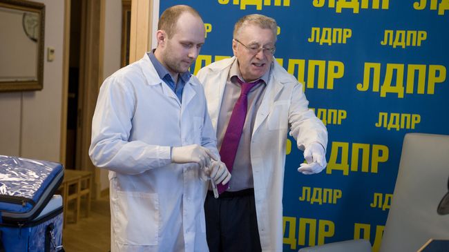 По просьбе лидера ЛДПР Владимира Жириновского Госдуму проверили на количество микробов По просьбе лидера ЛДПР Владимира Жириновского Госдуму проверили на количество микробов