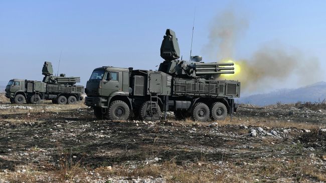 Зенитные ракетно-пушечные комплексы Панцирь-С1 во время совместных российско-сербских учений ПВО Славянский щит в Сербии Зенитные ракетно-пушечные комплексы Панцирь-С1 во время совместных российско-сербских учений ПВО Славянский щит в Сербии