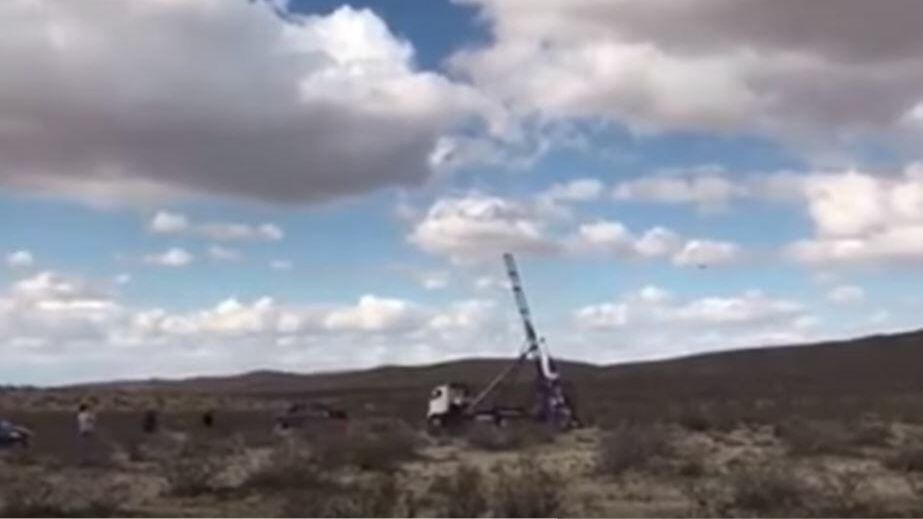 Видео последнего запуска ракеты сторонника теории плоской Земли Майка Хьюза Видео последнего запуска ракеты сторонника теории плоской Земли Майка Хьюза - РИА Новости, 1920, 23.02.2020