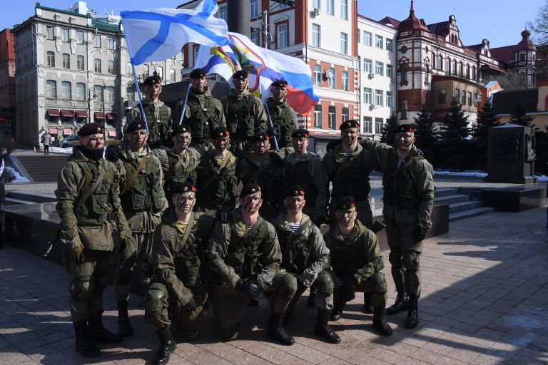 Морские пехотинцы во время праздничных мероприятий в честь Дня защитника отечества во Владивостоке Морские пехотинцы во время праздничных мероприятий в честь Дня защитника отечества во Владивостоке