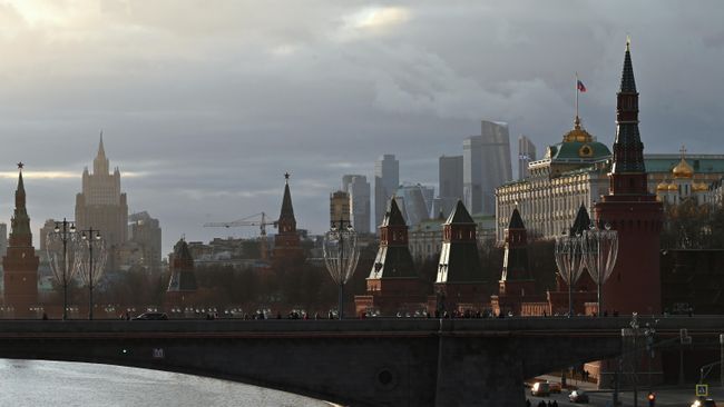 Большой Москворецкий мост и Московский Кремль Большой Москворецкий мост и Московский Кремль