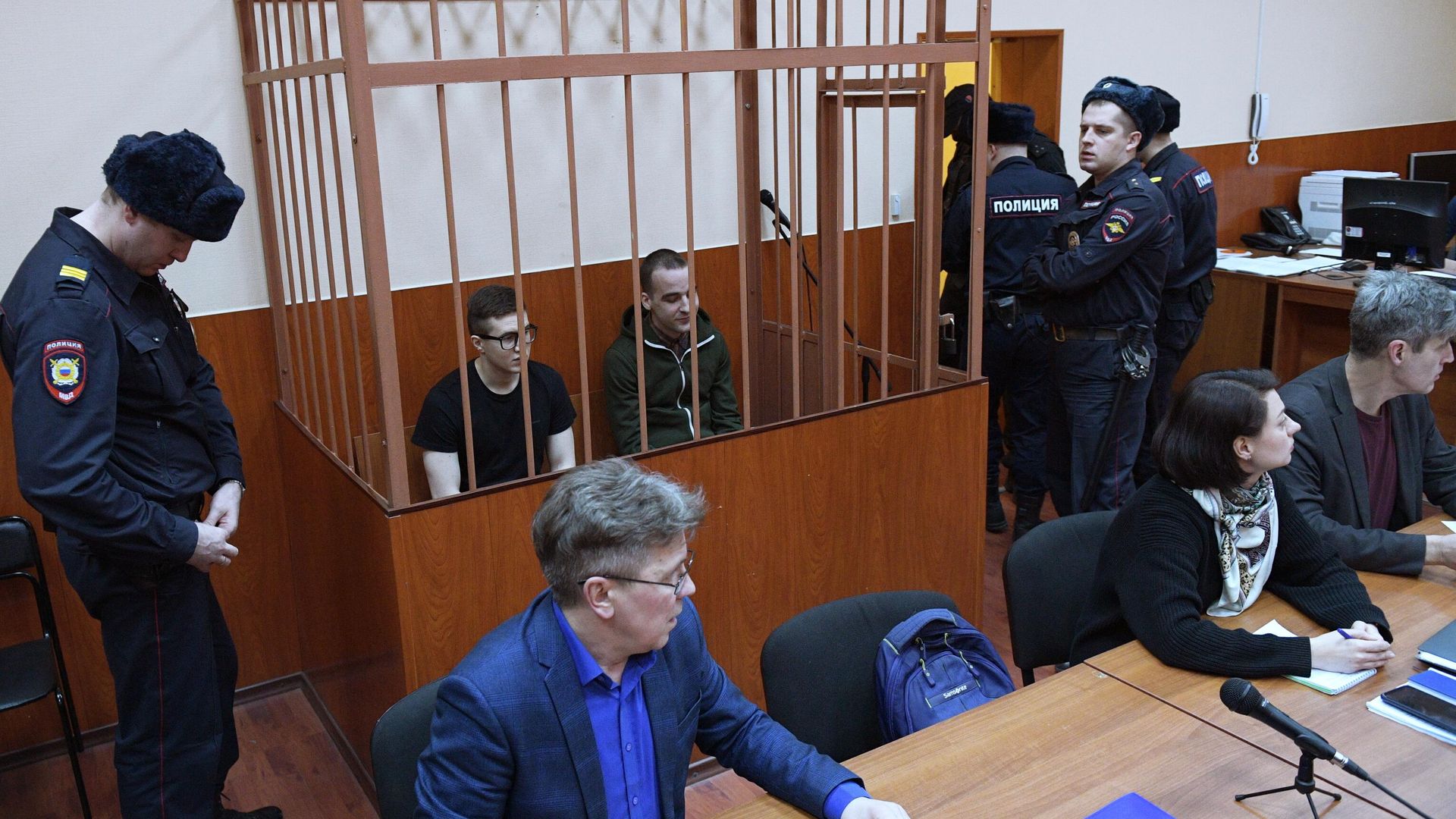 Участники запрещенной в РФ террористической организации Сеть Виктор Филинков и Юлий Бояршинов на выездном заседании Московского окружного военного суда в Санкт-Петербурге Участники запрещенной в РФ террористической организации Сеть Виктор Филинков и Юлий Бояршинов на выездном заседании Московского окружного военного суда в Санкт-Петербурге - РИА Новости, 1920, 22.06.2020