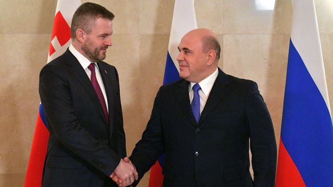 Председатель правительства РФ Михаил Мишустин и председатель правительства Словацкой Республики Петер Пеллегрини во время встречи Председатель правительства РФ Михаил Мишустин и председатель правительства Словацкой Республики Петер Пеллегрини во время встречи