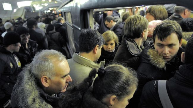 Московское метро в час пик Московское метро в час пик