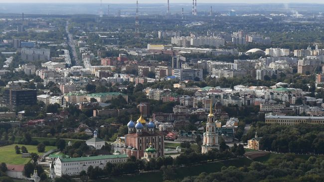 Вид на Рязань и Рязанский кремль Вид на Рязань и Рязанский кремль
