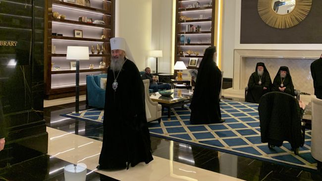 Предстоятель Украинской православной церкви с титулом Блаженнейший Митрополит Киевский и всея Украины Митрополит Онуфрий на встреча в Аммане, Иордания