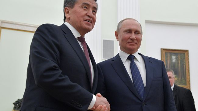 Президент РФ Владимир Путин и президент Киргизии Сооронбай Жээнбеков Президент РФ Владимир Путин и президент Киргизии Сооронбай Жээнбеков