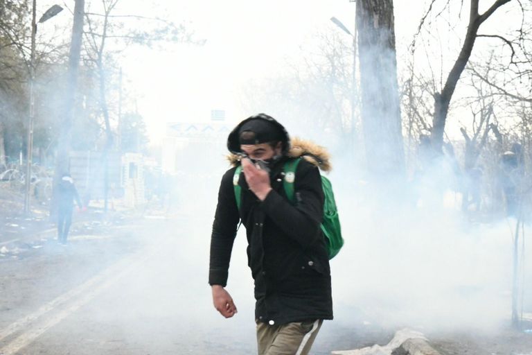Беженцы возле КПП Пазаркуле (Pazarkule) на границе Турции и Греции Беженцы возле КПП Пазаркуле (Pazarkule) на границе Турции и Греции