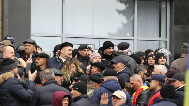 Протест у здания правительства Молдовы. 2 марта 2020 Протест у здания правительства Молдовы. 2 марта 2020
