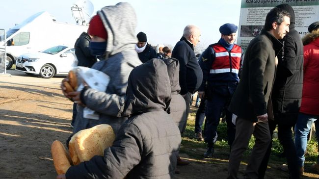 Беженцы на границе Турции и Греции Беженцы на границе Турции и Греции