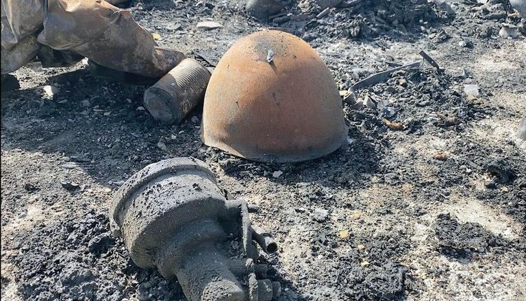 Части атакованного грузовика в районе города Саракеб провинции Идлиб в Сирии