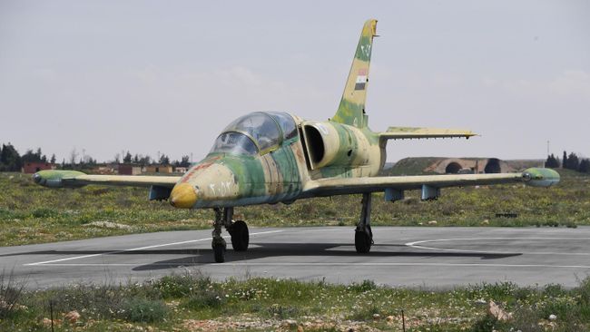 Учебно-боевой самолет Аэро L-39 Альбатрос сирийских военно-воздушных сил Учебно-боевой самолет Аэро L-39 Альбатрос сирийских военно-воздушных сил