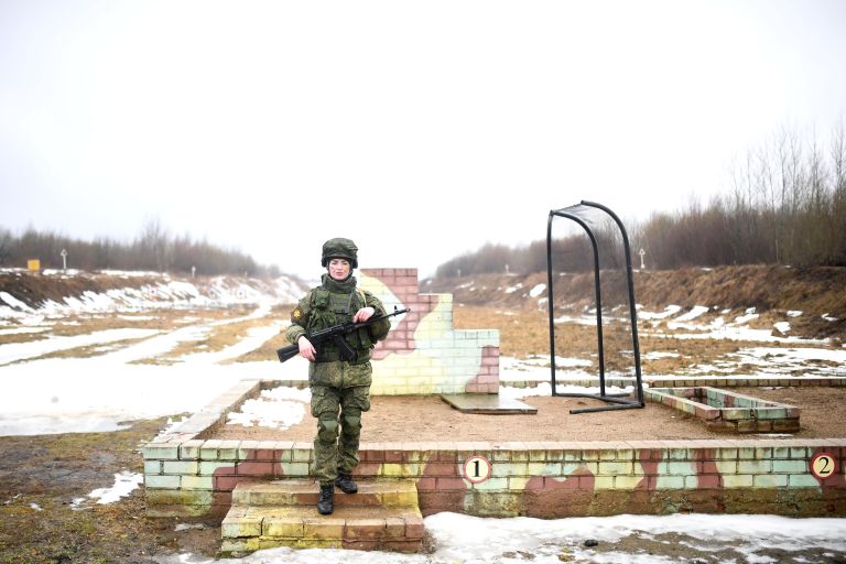 Участница конкурса красоты среди женщин-военнослужащих Ракетных войск стратегического назначения Макияж под камуфляж в Переславле-Залесском Участница конкурса красоты среди женщин-военнослужащих Ракетных войск стратегического назначения Макияж под камуфляж в Переславле-Залесском