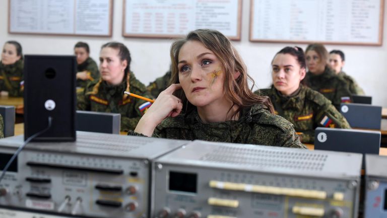 Участницы конкурса красоты среди женщин-военнослужащих Ракетных войск стратегического назначения Макияж под камуфляж в Переславле-Залесском Участницы конкурса красоты среди женщин-военнослужащих Ракетных войск стратегического назначения Макияж под камуфляж в Переславле-Залесском