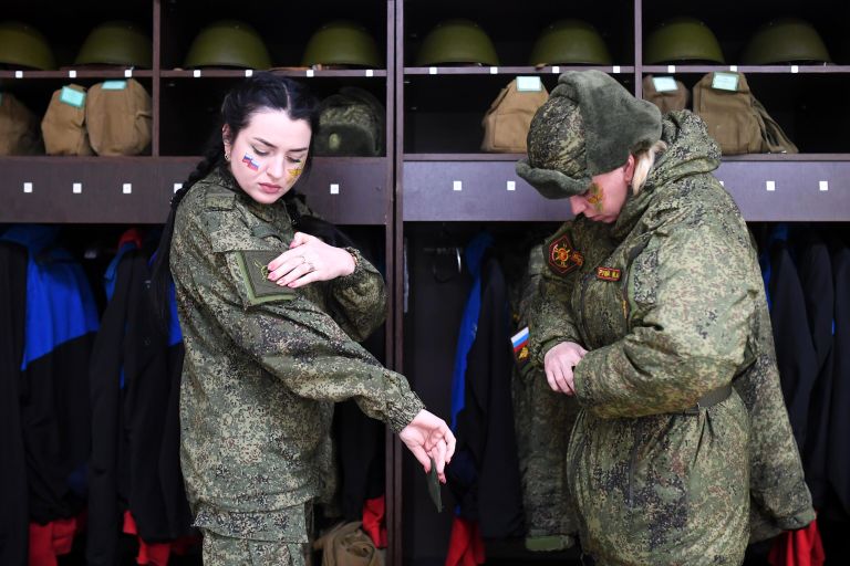 Участницы конкурса красоты среди женщин-военнослужащих Ракетных войск стратегического назначения Макияж под камуфляж в Переславле-Залесском Участницы конкурса красоты среди женщин-военнослужащих Ракетных войск стратегического назначения Макияж под камуфляж в Переславле-Залесском