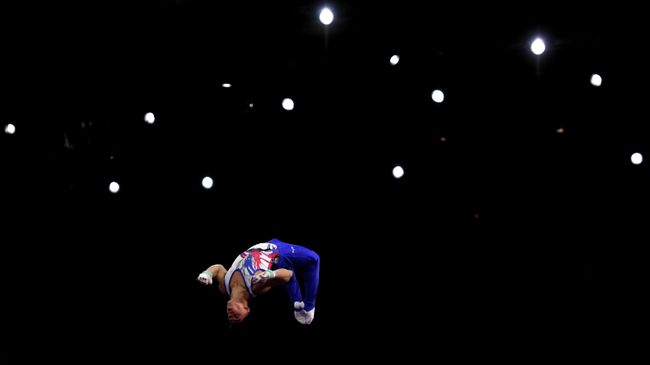 Артур Далалоян (Россия) в командном многоборье среди мужчин на чемпионате мира по спортивной гимнастике в Штутгарте