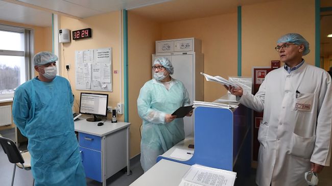 Медики отдельного режимного корпуса Городской клинической инфекционной больницы имени С. П. Боткина Медики отдельного режимного корпуса Городской клинической инфекционной больницы имени С. П. Боткина