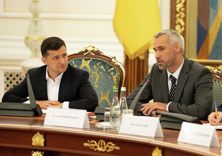 Президент Украины Владимир Зеленский и генеральный прокурор Руслан Рябошапка Президент Украины Владимир Зеленский и генеральный прокурор Руслан Рябошапка