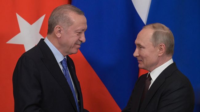 Президент РФ Владимир Путин и президент Турции Реджеп Тайип Эрдоган во время пресс-подхода по итогам российско-турецких переговоров Президент РФ Владимир Путин и президент Турции Реджеп Тайип Эрдоган во время пресс-подхода по итогам российско-турецких переговоров