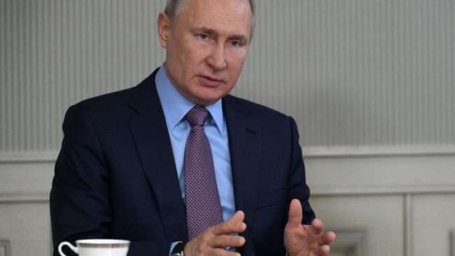 Президент РФ Владимир Путин во время встречи с представителями общественности Ивановской области Президент РФ Владимир Путин во время встречи с представителями общественности Ивановской области
