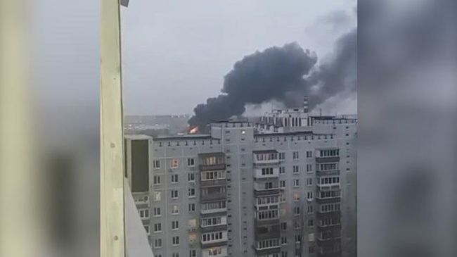 Кадры пожара в ангаре с радиоэлектроникой в Мосрентгене Кадры пожара в ангаре с радиоэлектроникой в Мосрентгене
