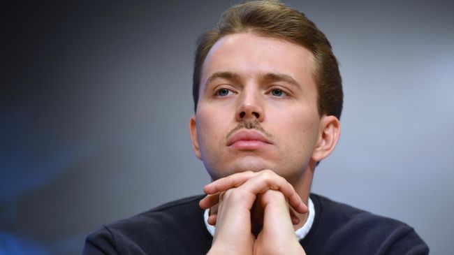 Актер Андрей Миронов-Удалов во время творческой встречи после пресс-показа фильма Спасти Ленинград Актер Андрей Миронов-Удалов во время творческой встречи после пресс-показа фильма Спасти Ленинград